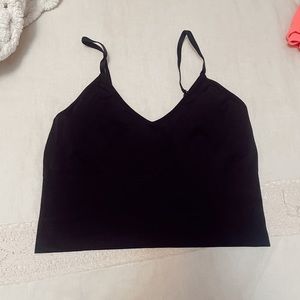 BLACK CROPPED TANK